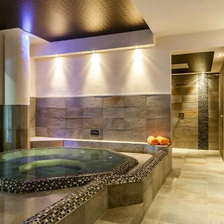 Les Avanchers-valmorel Sleeps 8 Pool Wifi Appartement